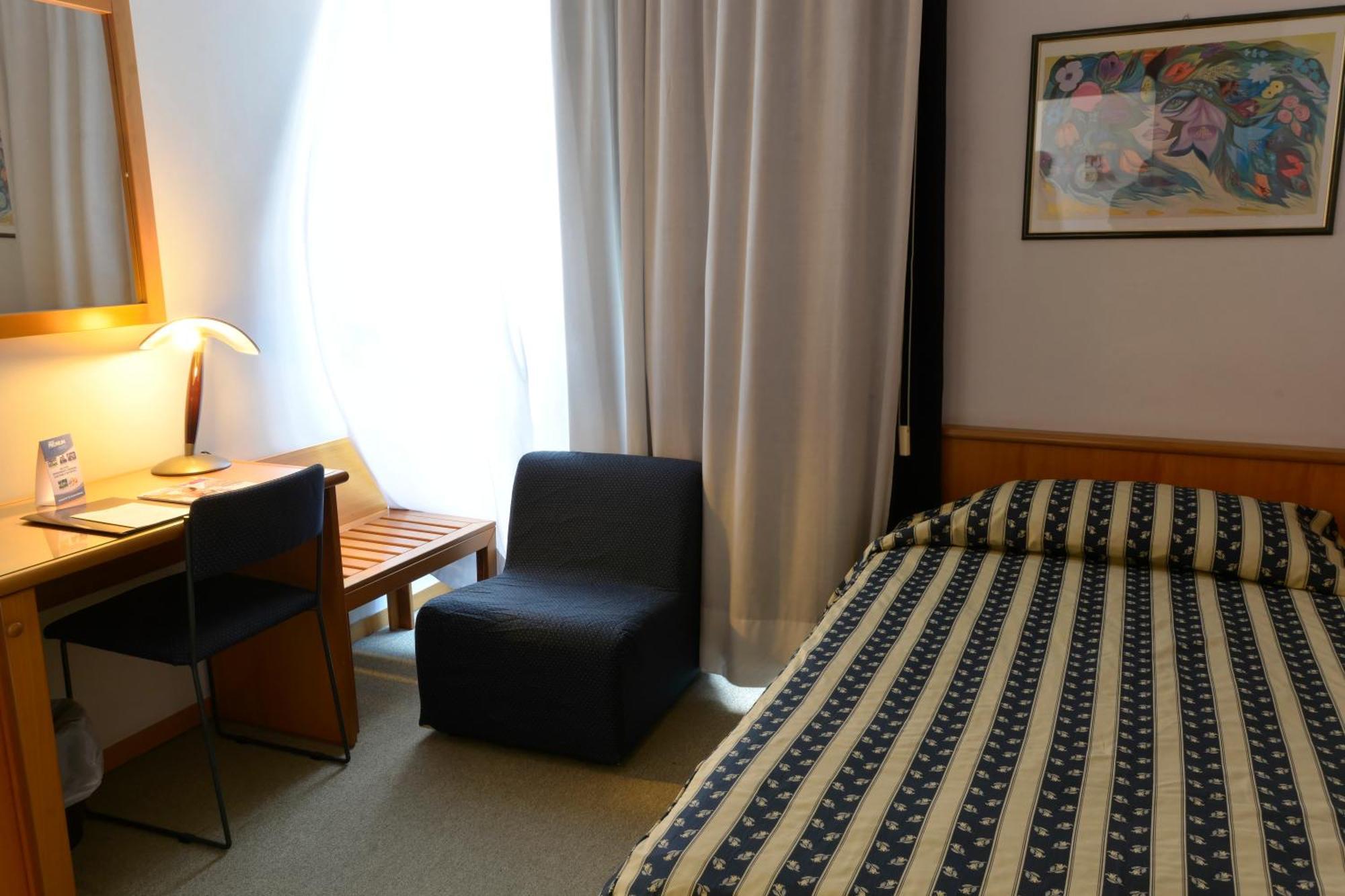 Classic Single Room